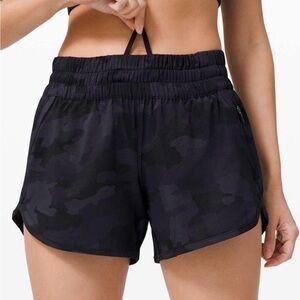 lululemon athletica 4” Tracker Black Camo Shorts Size 6